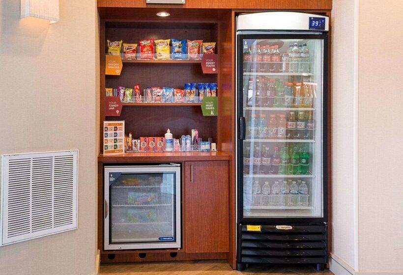 هتل Comfort Suites Beachfront