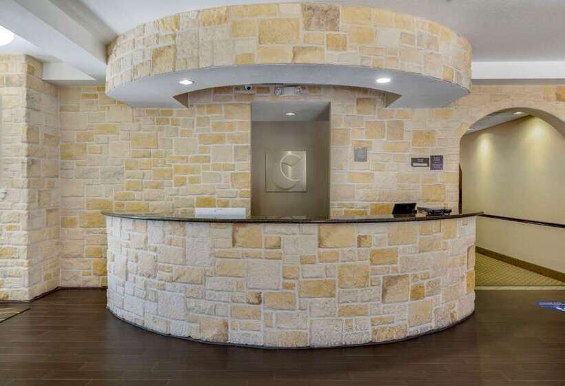 فندق Comfort Suites