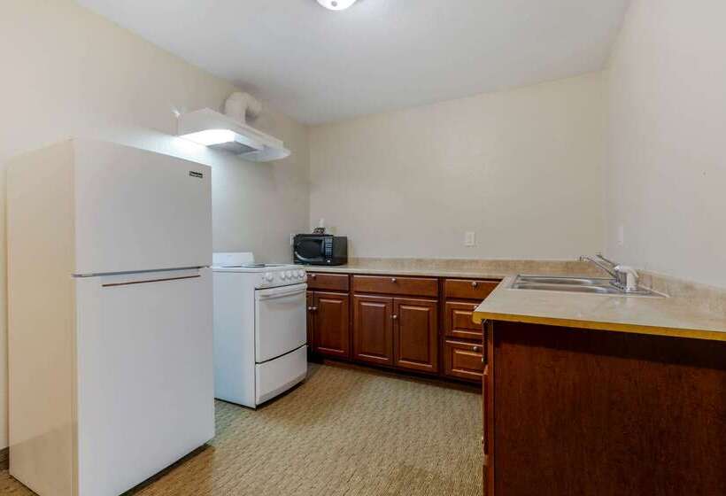 فندق Comfort Suites