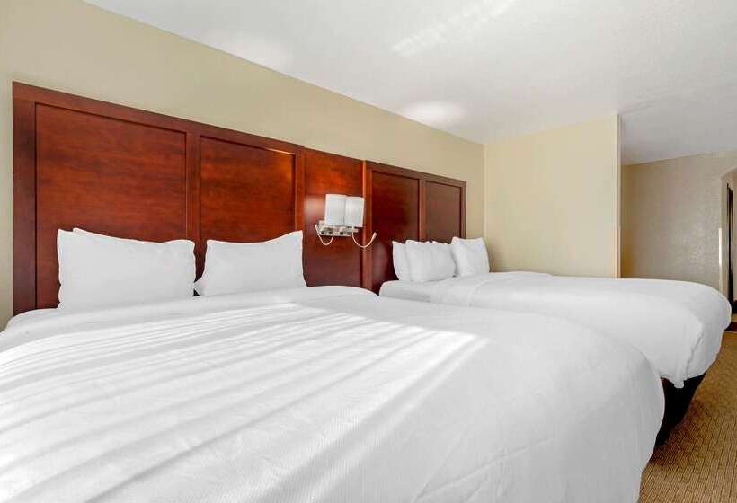 فندق Comfort Suites