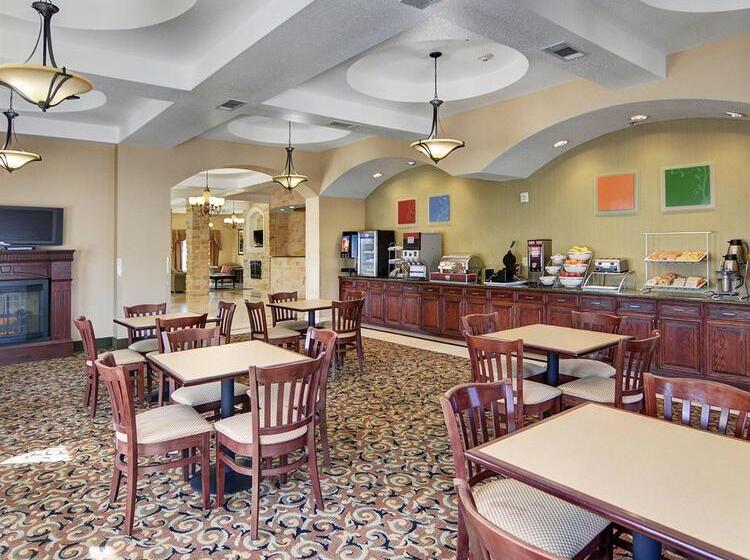 فندق Comfort Suites