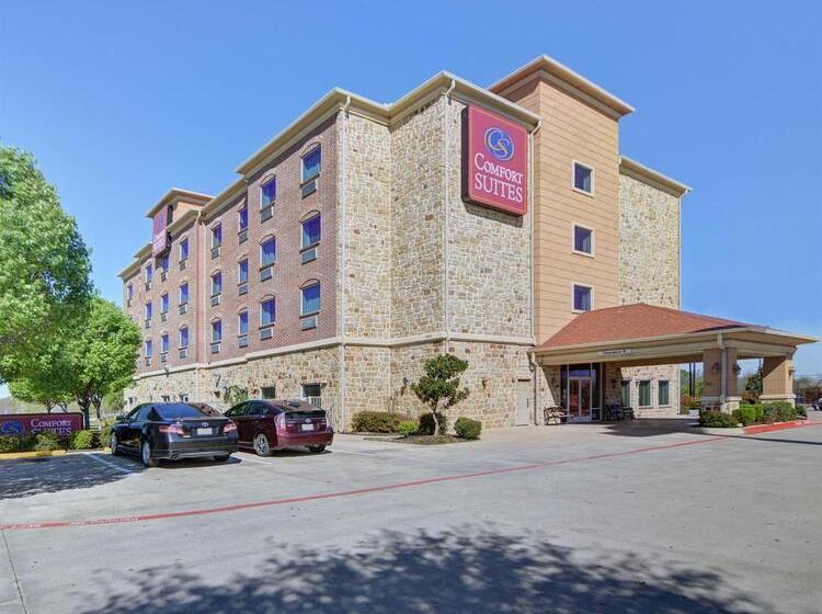 فندق Comfort Suites