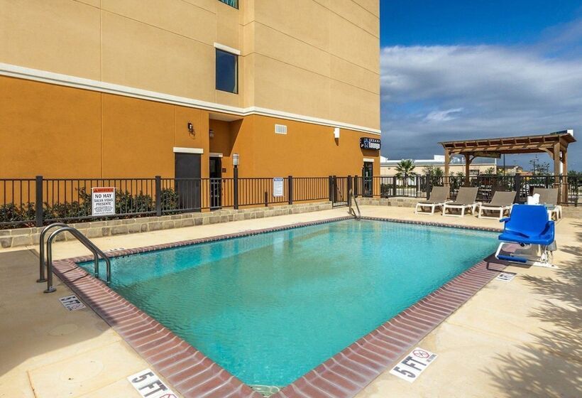 בית מלון כפרי Comfort Suites Cotulla Near I35