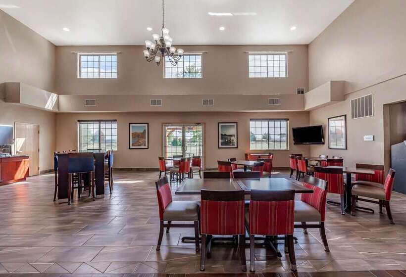 فندق Comfort Suites Delavan  Lake Geneva Area