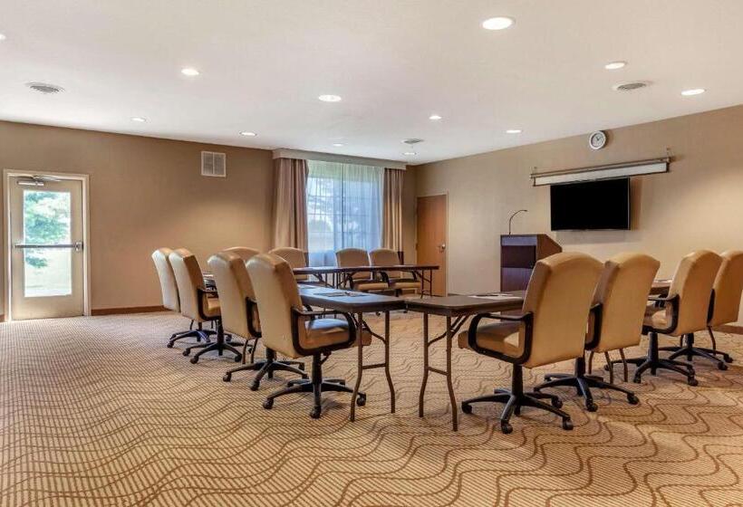 فندق Comfort Suites Delavan  Lake Geneva Area