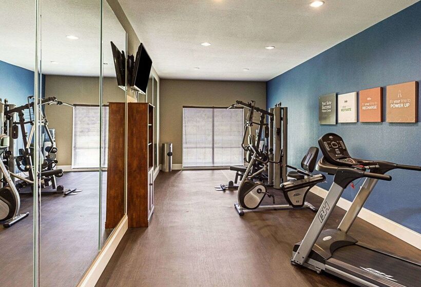 فندق Comfort Suites Near Tanger Outlet Mall