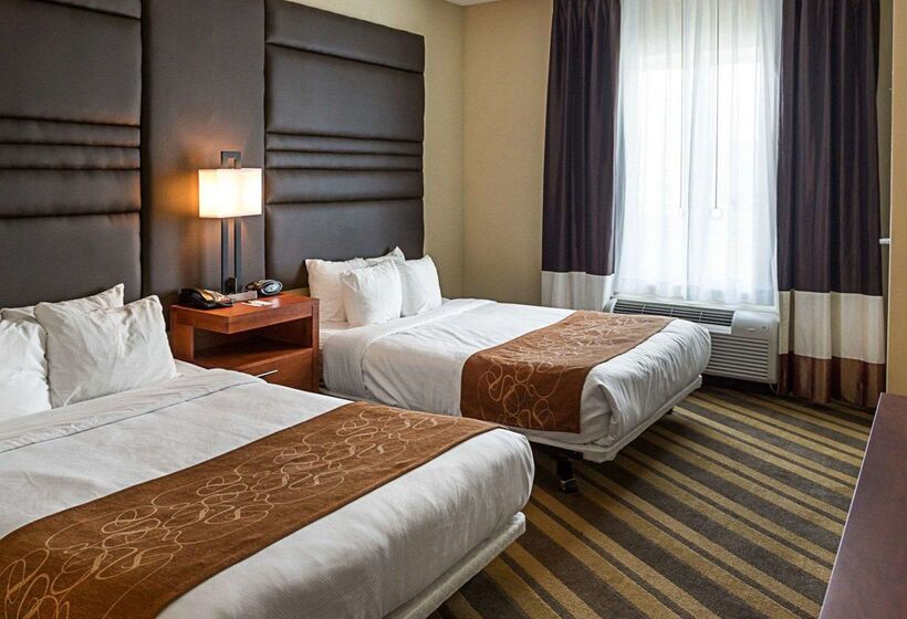 فندق Comfort Suites Near Tanger Outlet Mall