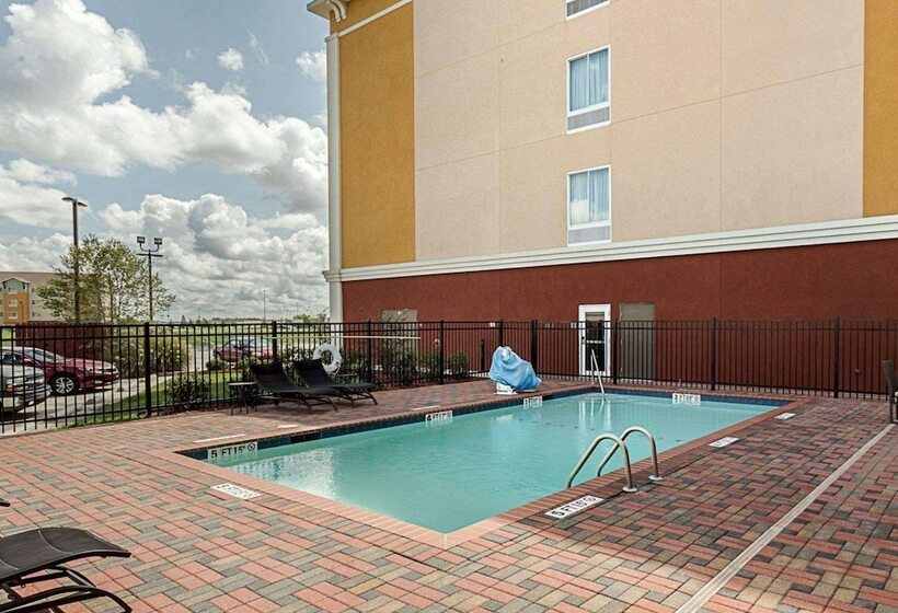 בית מלון כפרי Comfort Suites Near Tanger Outlet Mall