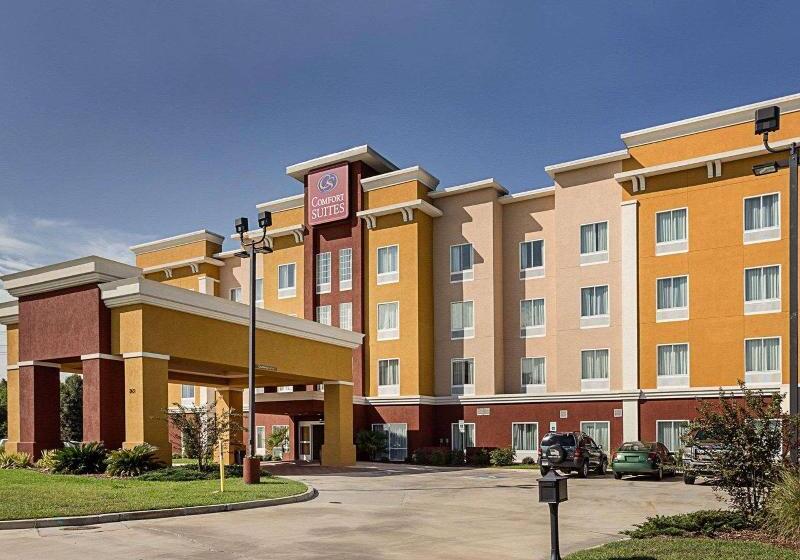 בית מלון כפרי Comfort Suites Near Tanger Outlet Mall