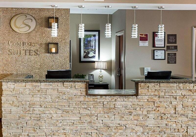 فندق Comfort Suites Near Tanger Outlet Mall