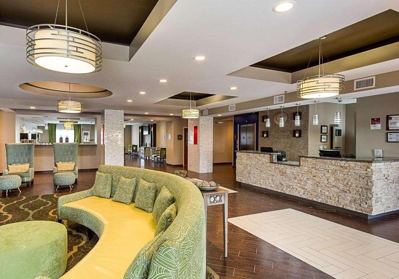 בית מלון כפרי Comfort Suites Near Tanger Outlet Mall