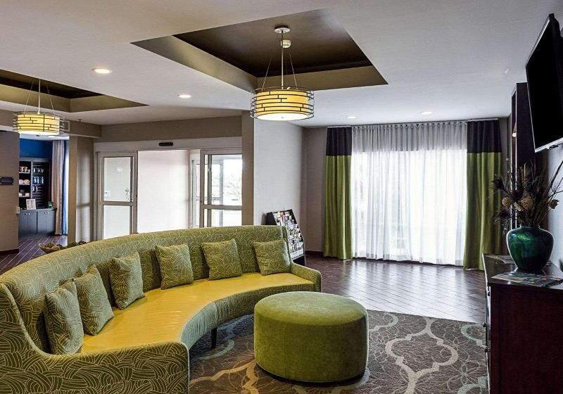 בית מלון כפרי Comfort Suites Near Tanger Outlet Mall