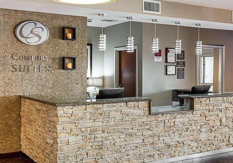 فندق Comfort Suites Near Tanger Outlet Mall