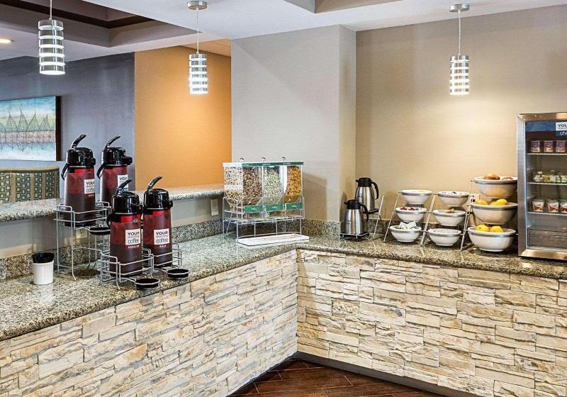 בית מלון כפרי Comfort Suites Near Tanger Outlet Mall