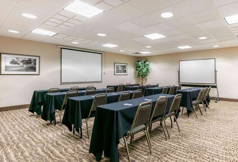 ホテル Comfort Suites Hopkinsville Near Fort Campbell