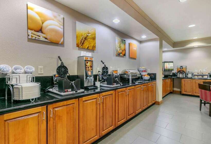 ホテル Comfort Suites Hopkinsville Near Fort Campbell