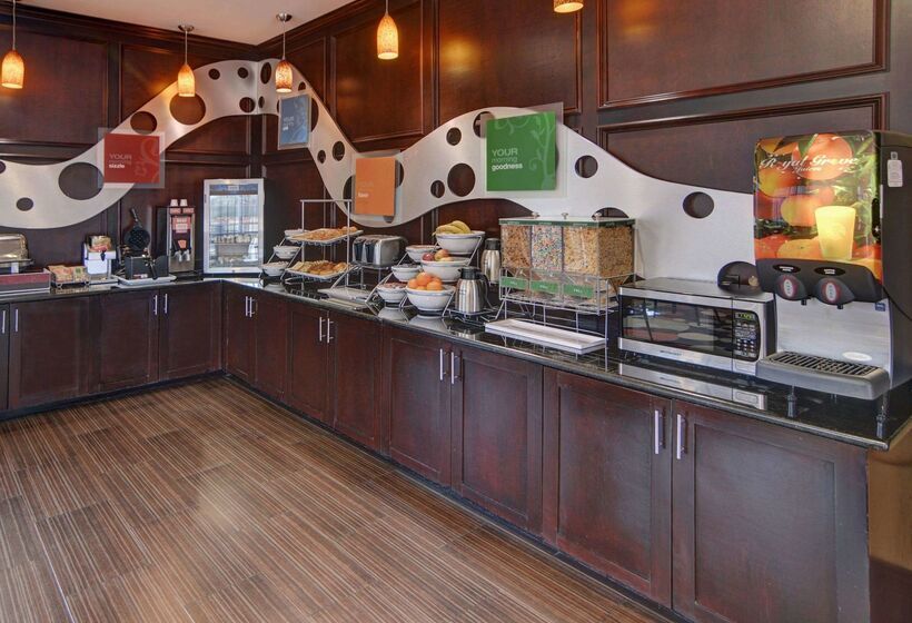 בית מלון כפרי Comfort Suites Kilgore