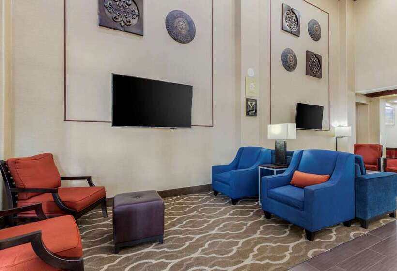 Отель Comfort Suites Pflugerville Austin North