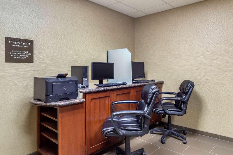 Отель Comfort Suites Pflugerville Austin North