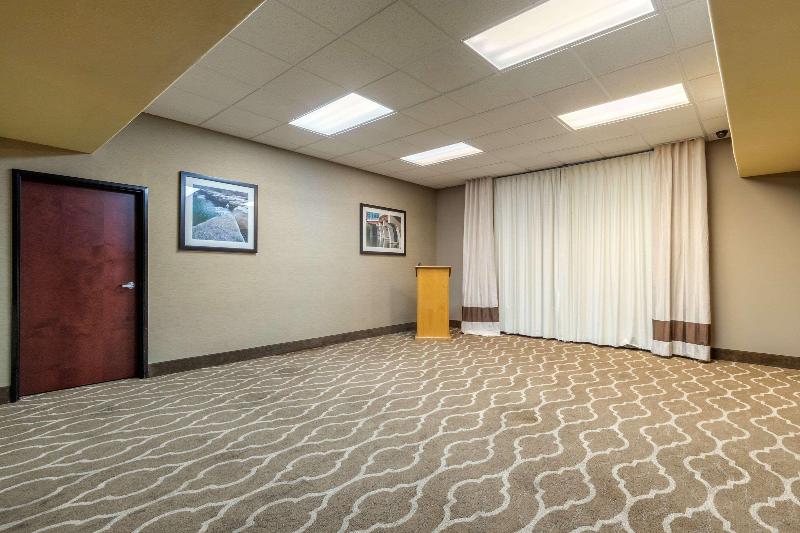 Отель Comfort Suites Pflugerville Austin North