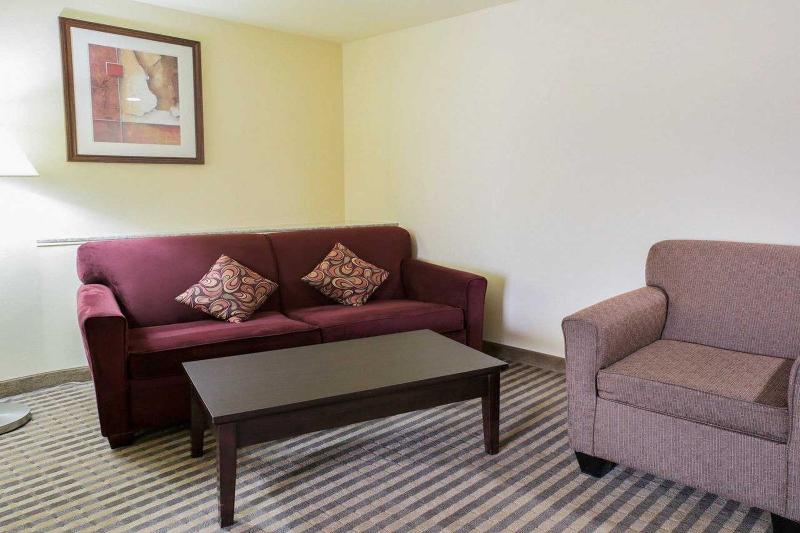 Отель Comfort Suites Pflugerville Austin North