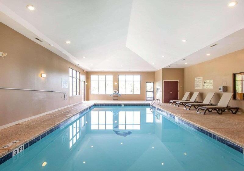 호텔 Comfort Suites