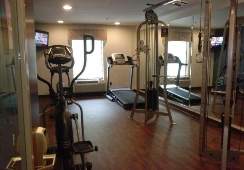 호텔 Comfort Suites