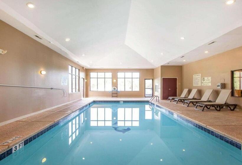 호텔 Comfort Suites