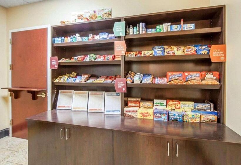 호텔 Comfort Suites