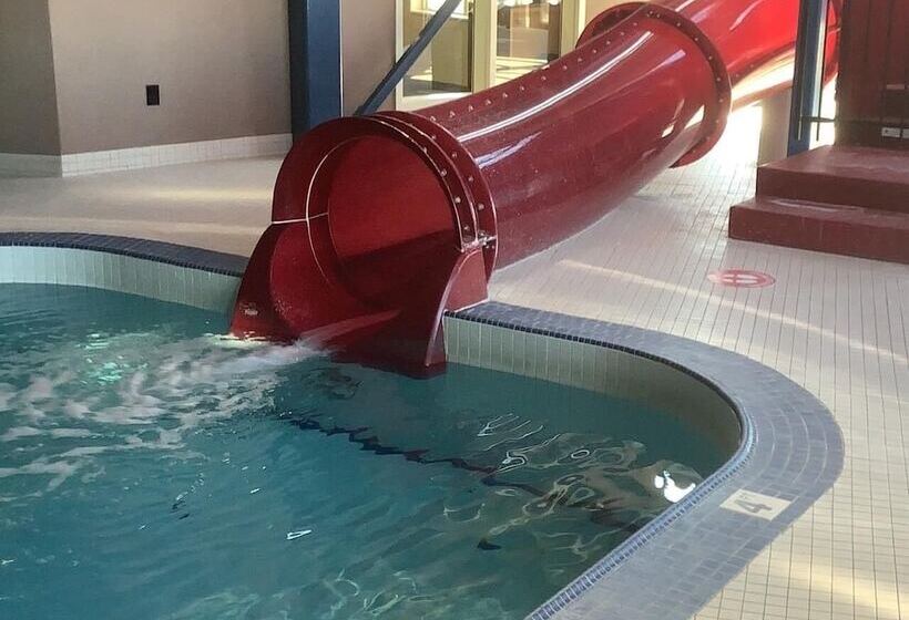 Отель Comfort Suites