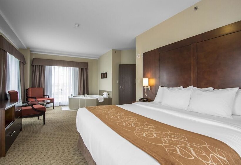 Отель Comfort Suites