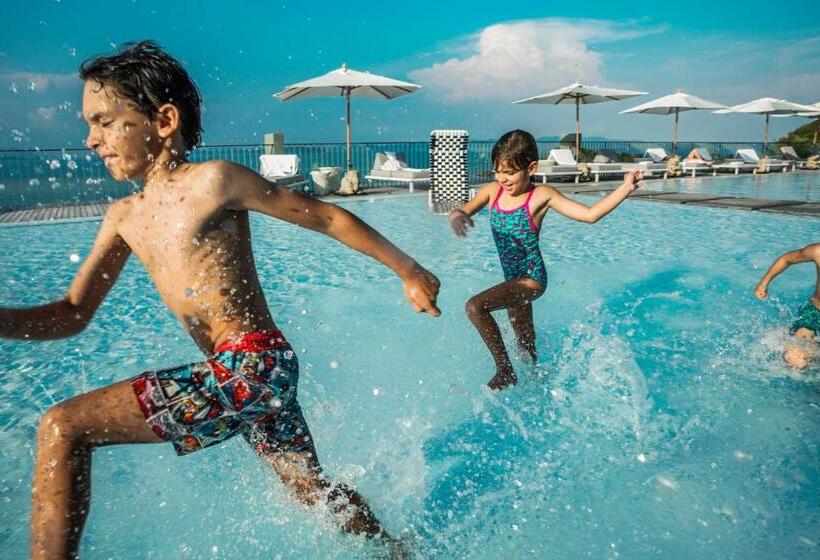 Hotelli Como Point Yamu, Phuket  Sha Extra Plus