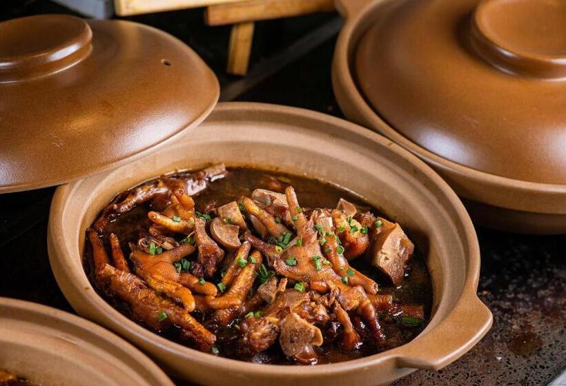 Отель Crowne Plaza Wuxi Taihu, An Ihg