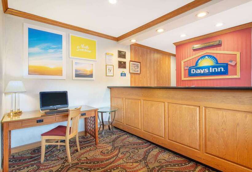 Отель Days Inn By Wyndham Lexington