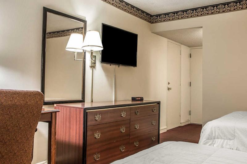 فندق Econo Lodge Breezewood