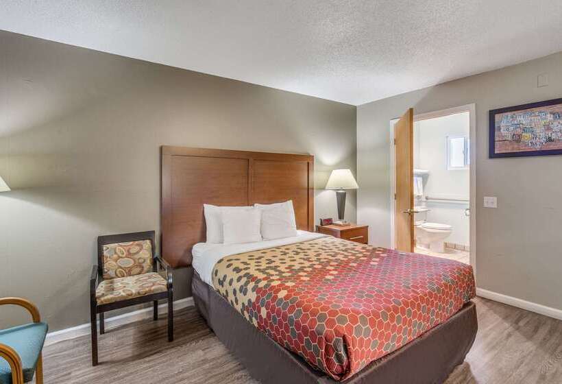 ホテル Econo Lodge Inn & Suites