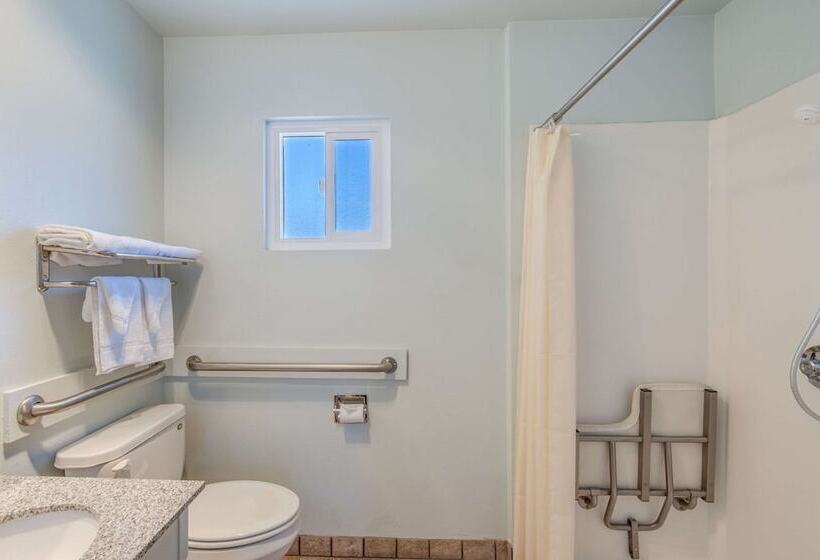 ホテル Econo Lodge Inn & Suites