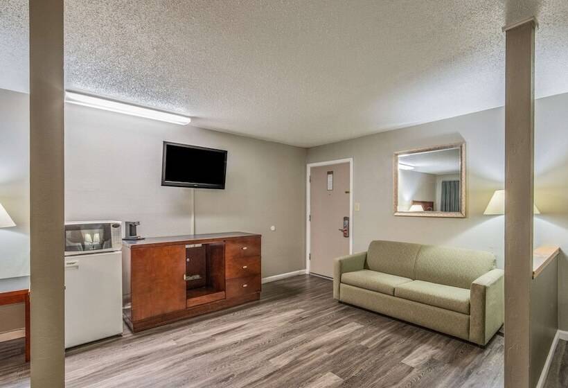 ホテル Econo Lodge Inn & Suites