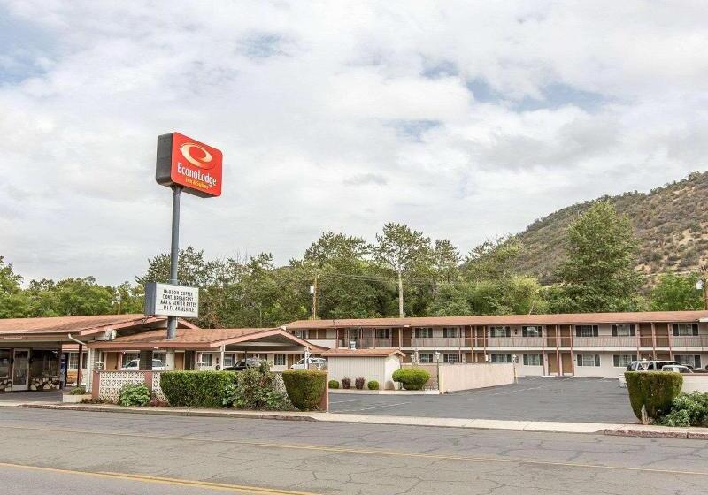 ホテル Econo Lodge Inn & Suites