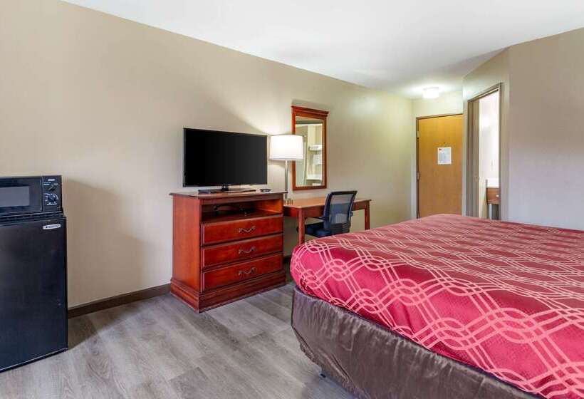 فندق Econo Lodge Inn & Suites