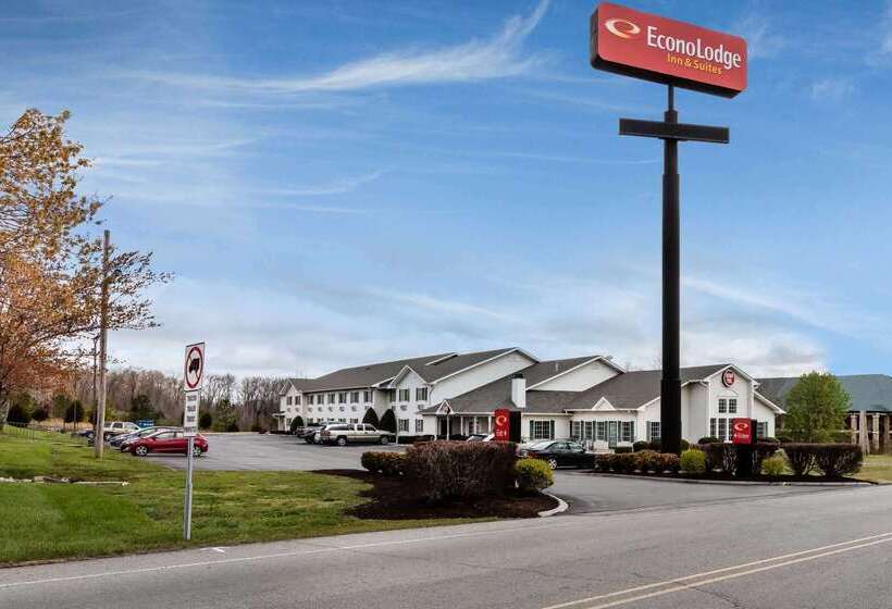 فندق Econo Lodge Inn & Suites