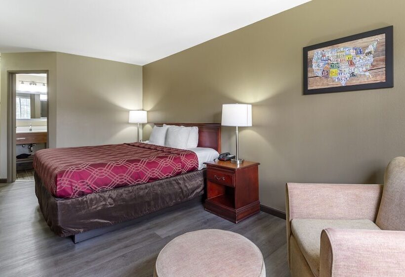 فندق Econo Lodge Inn & Suites