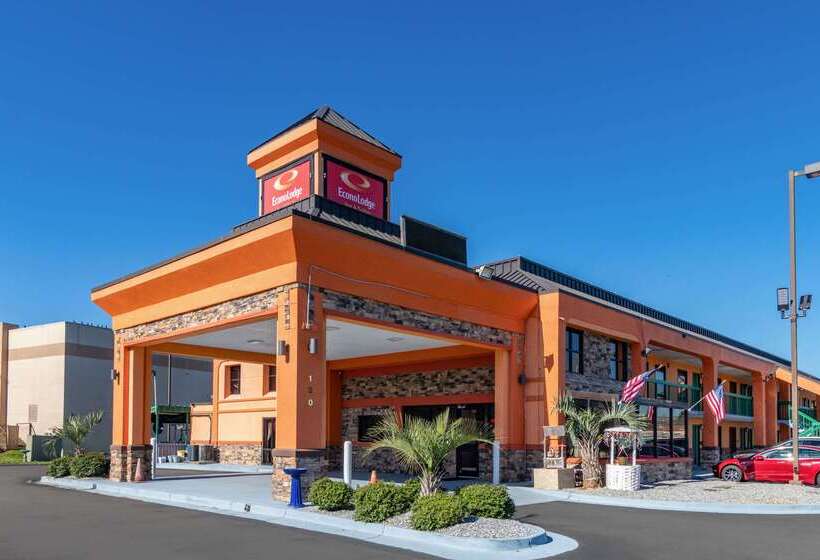 Отель Econo Lodge Inn & Suites