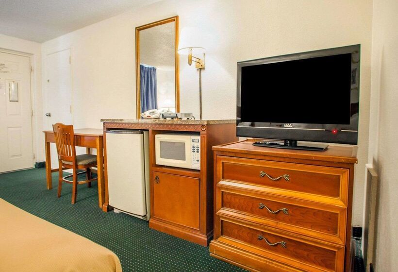 Отель Econo Lodge