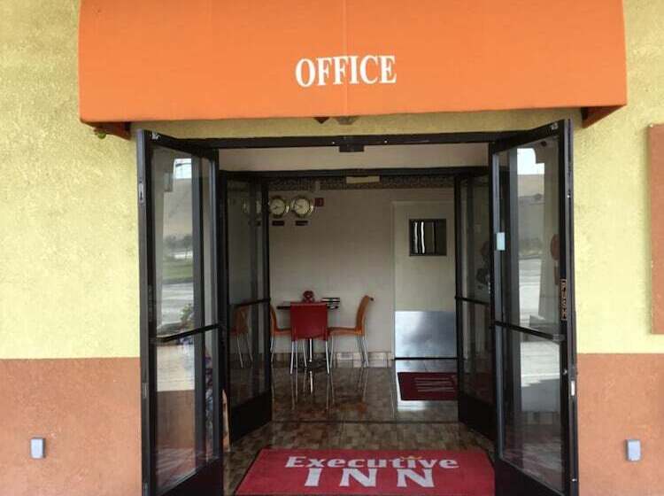 ホテル Executive Inn Westley,ca