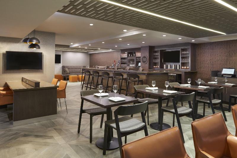 호텔 Four Points By Sheraton Hamilton Stoney Creek