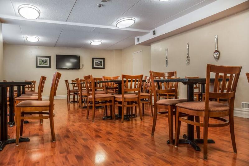 호텔 Four Points By Sheraton Hamilton Stoney Creek