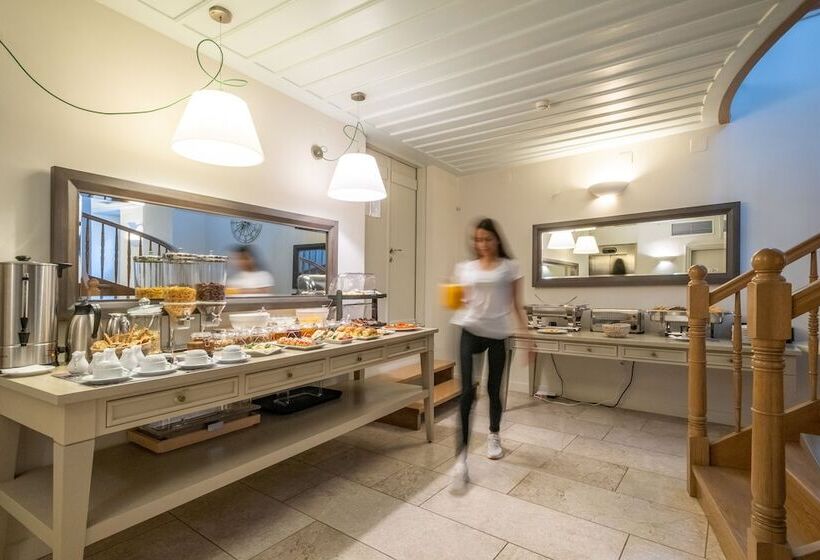 هتل Grand Sarai Nafplio