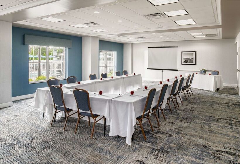 هتل Hampton Inn & Suites Cape Cod West Yarmouth