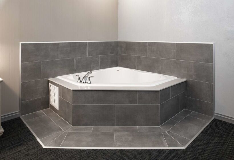 Отель Hampton Inn & Suites Cape Cod West Yarmouth